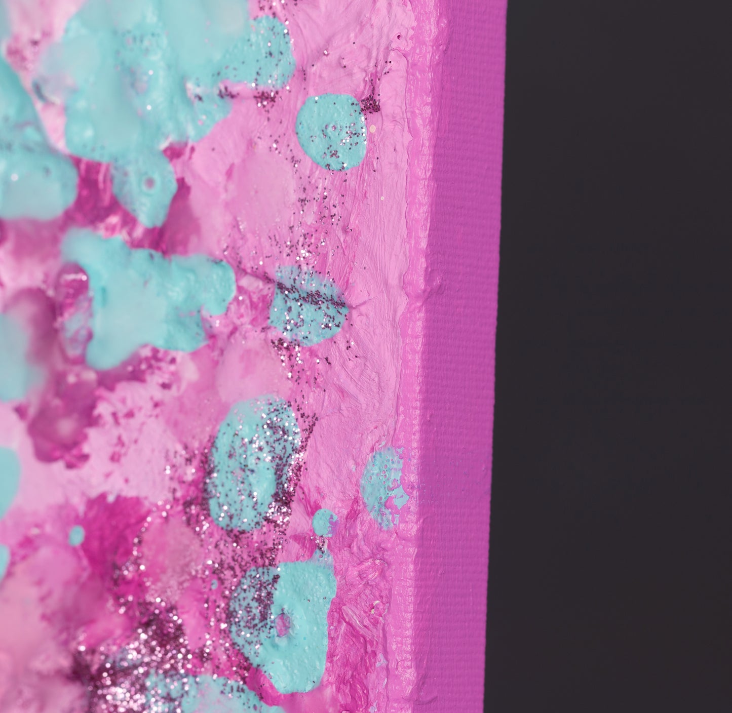 Pink Obsessed : 16" x 35" - 40 x 90 cm