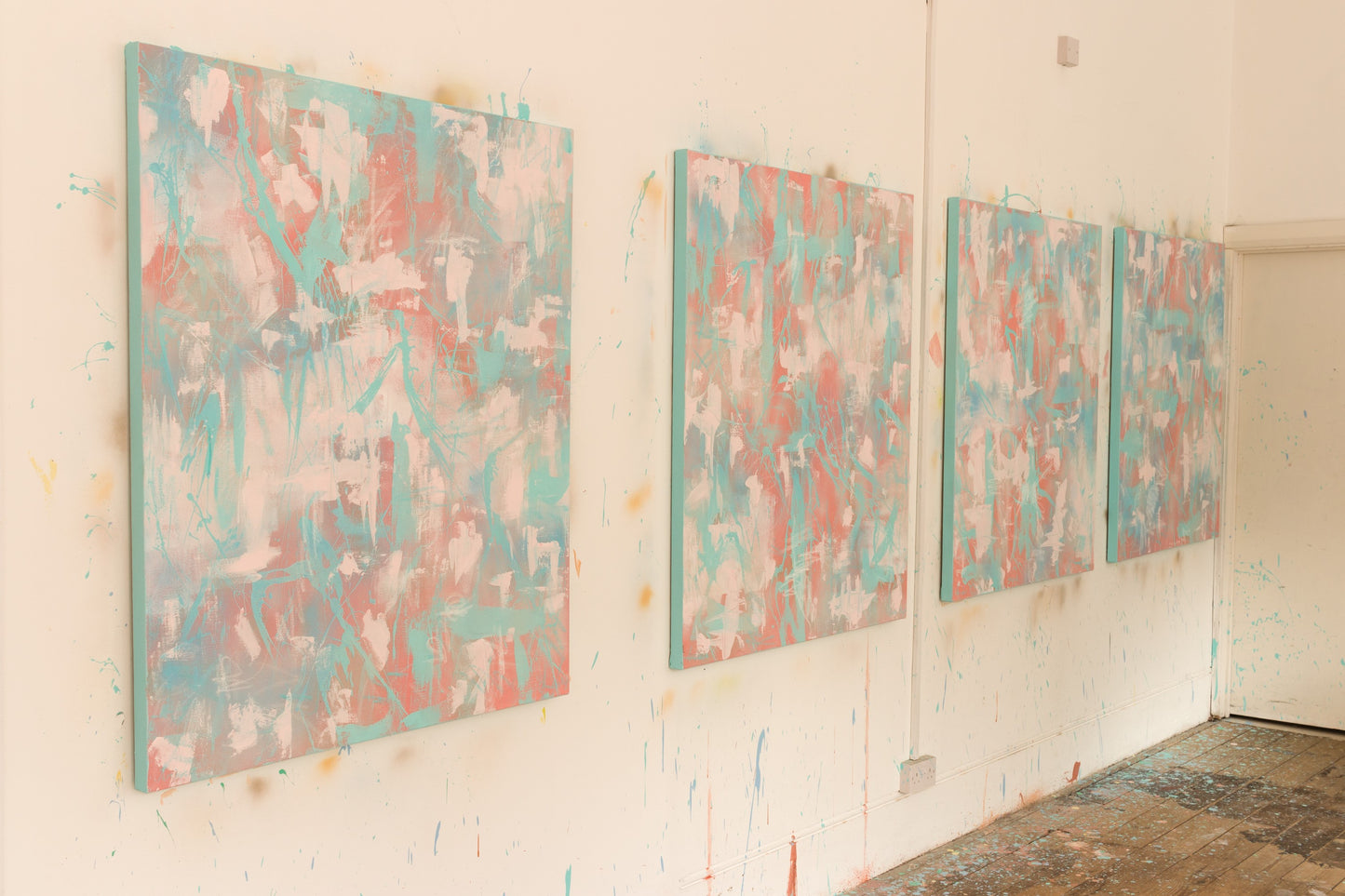 Bubble Gums : 48" x 160" - 122 x 406 cm